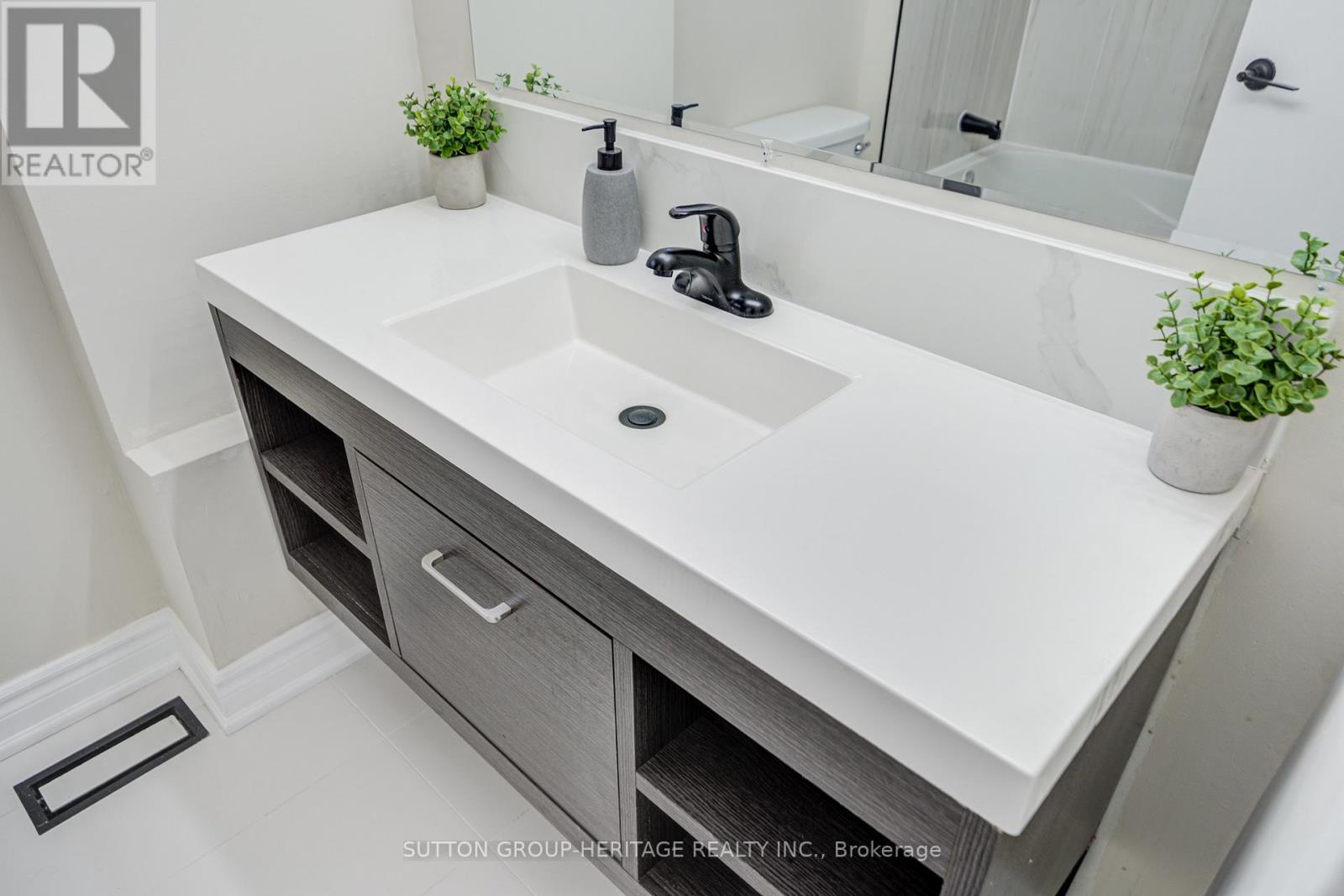 639 Down Crescent, Oshawa, Ontario  L1H 7X9 - Photo 32 - E12904544