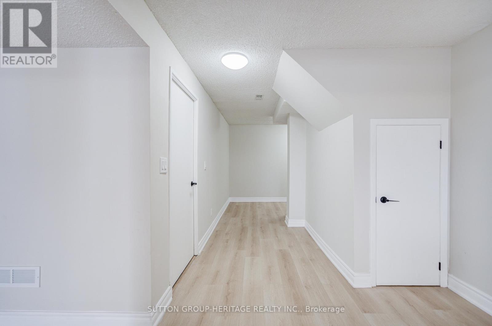 639 Down Crescent, Oshawa, Ontario  L1H 7X9 - Photo 36 - E12904544