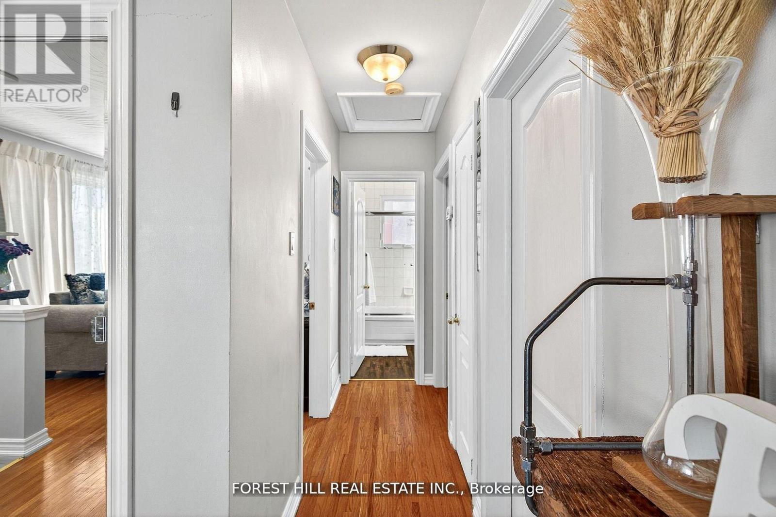 1550 Evangeline Drive, Oshawa, Ontario  L1J 3T2 - Photo 9 - E12904700