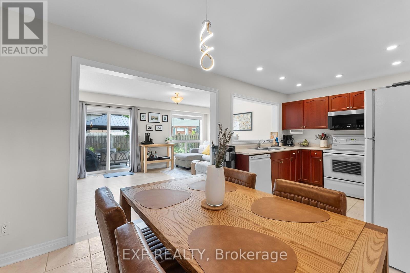 123 Summers Drive, Thorold, Ontario  L2V 5C7 - Photo 9 - X12904612