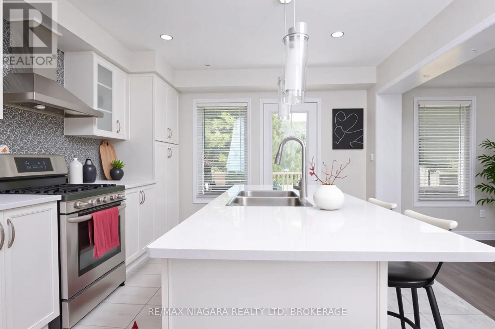 8573 Sweet Chestnut Drive, Niagara Falls, Ontario  L2H 0N1 - Photo 6 - X12904722