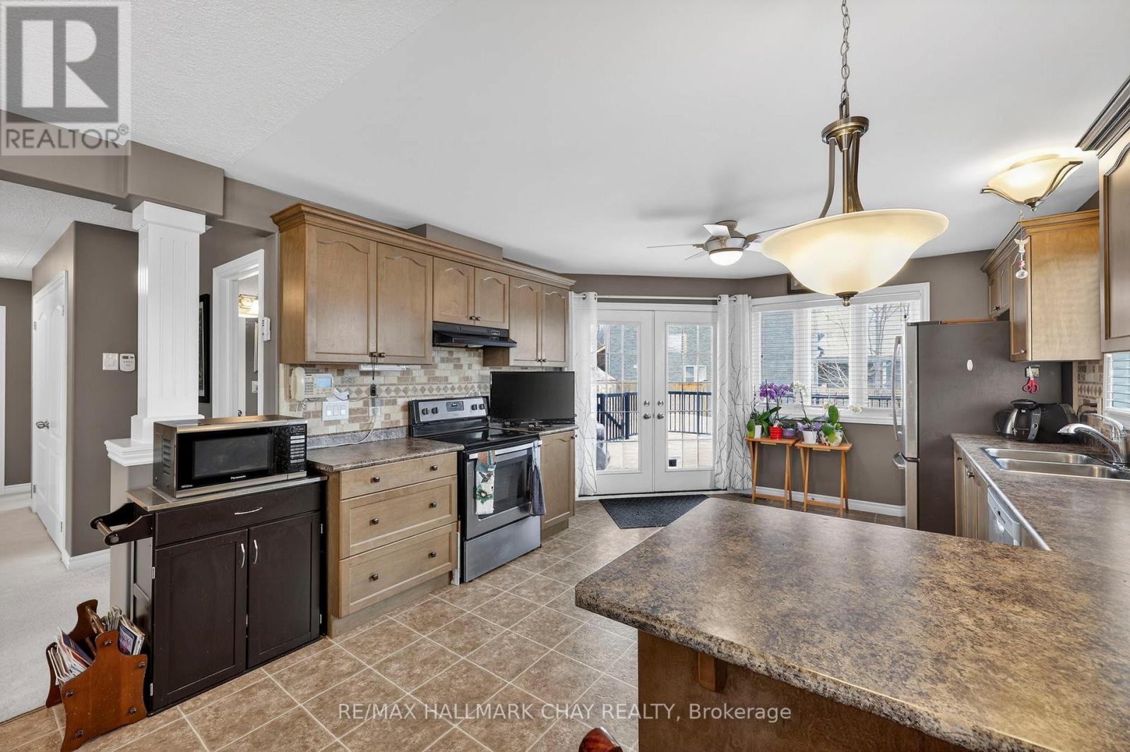 16 Sheppard Drive, Tay, Ontario  L0K 2A0 - Photo 8 - S12904592