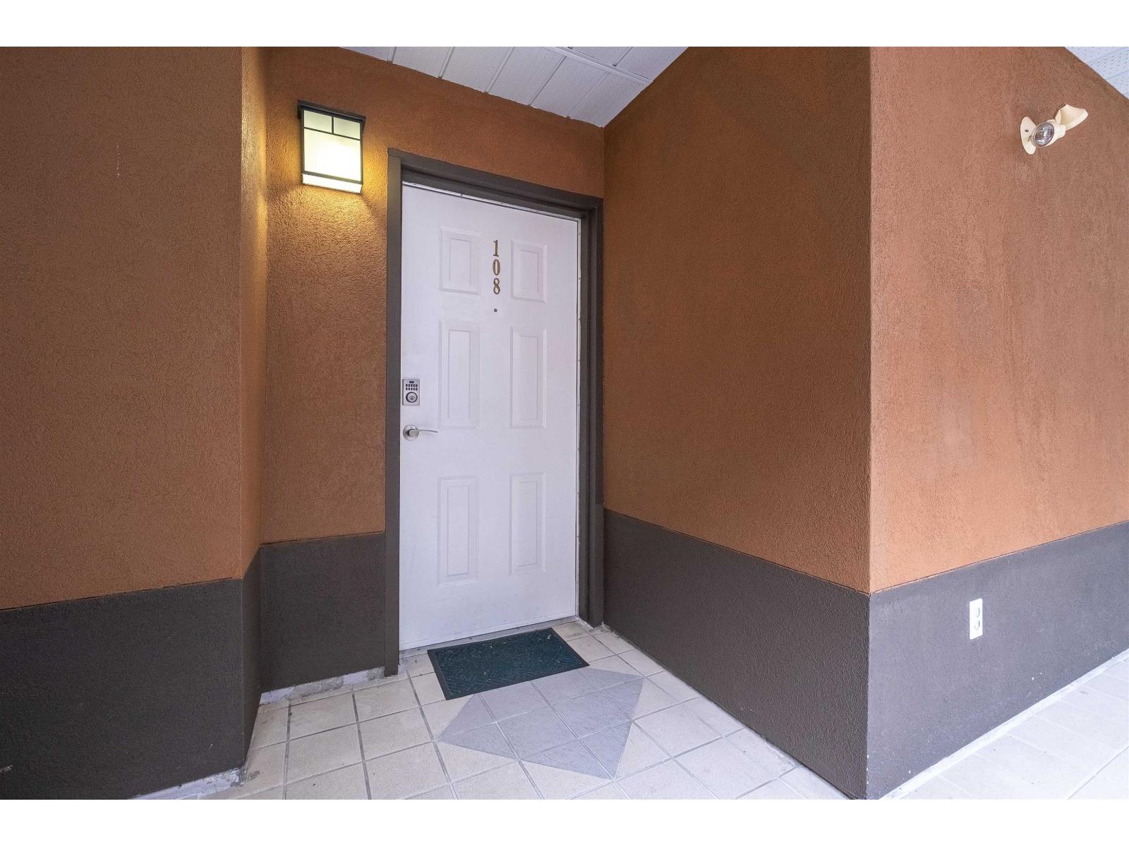 108 15233 Pacific Avenue, White Rock, British Columbia  V4B 1P8 - Photo 2 - R3093327