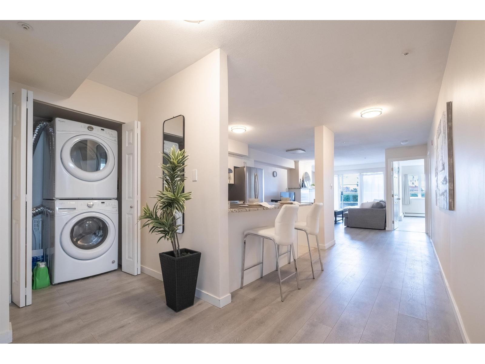 108 15233 Pacific Avenue, White Rock, British Columbia  V4B 1P8 - Photo 3 - R3093327