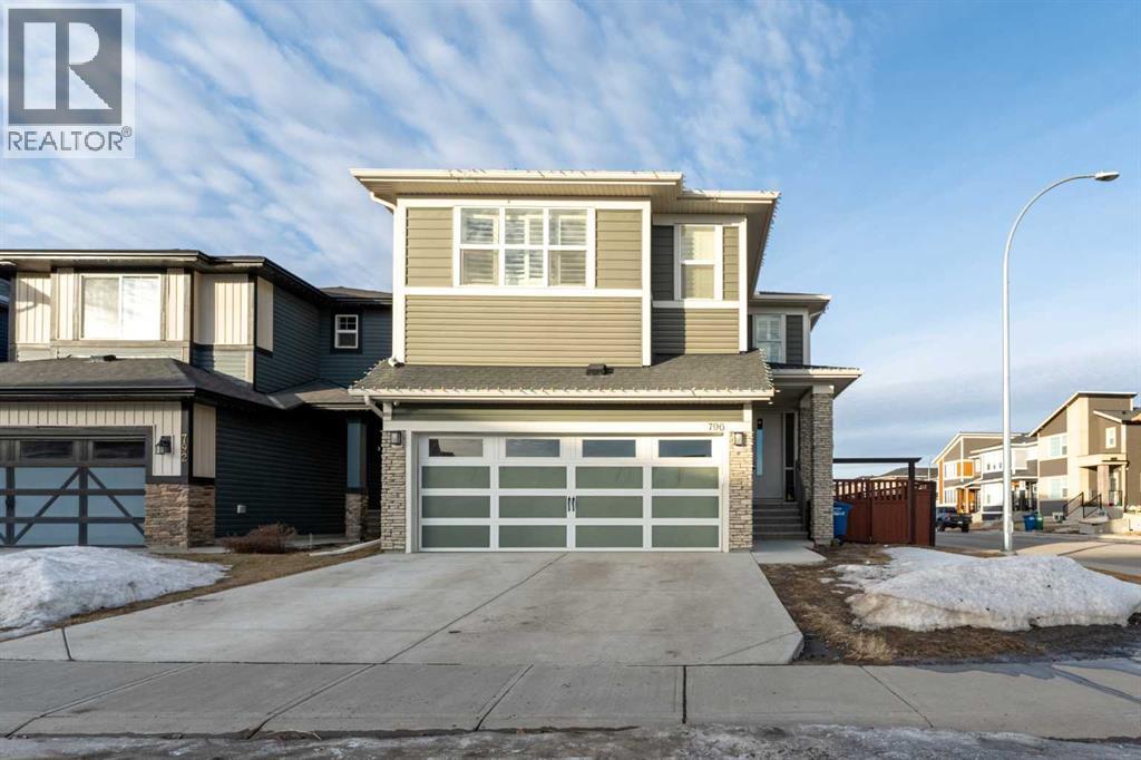 796 Midtown Drive SW, Airdrie, Alberta  T4B 4V7 - Photo 5 - A2281005