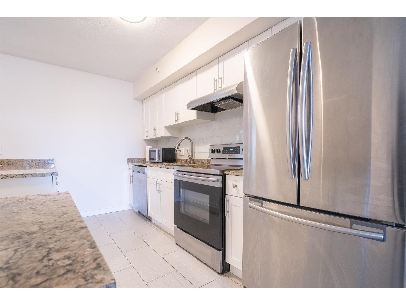 108 15233 Pacific Avenue, White Rock, British Columbia  V4B 1P8 - Photo 5 - R3093327