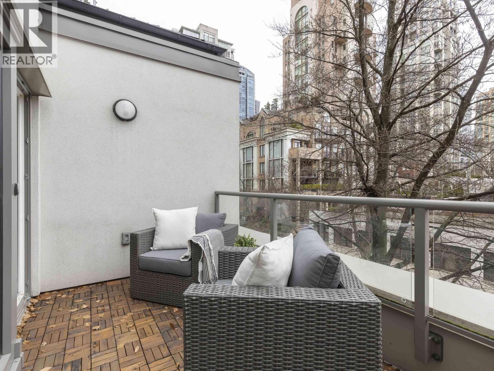 302 1323 Homer Street, Vancouver, British Columbia  V6B 5T1 - Photo 2 - R3100641