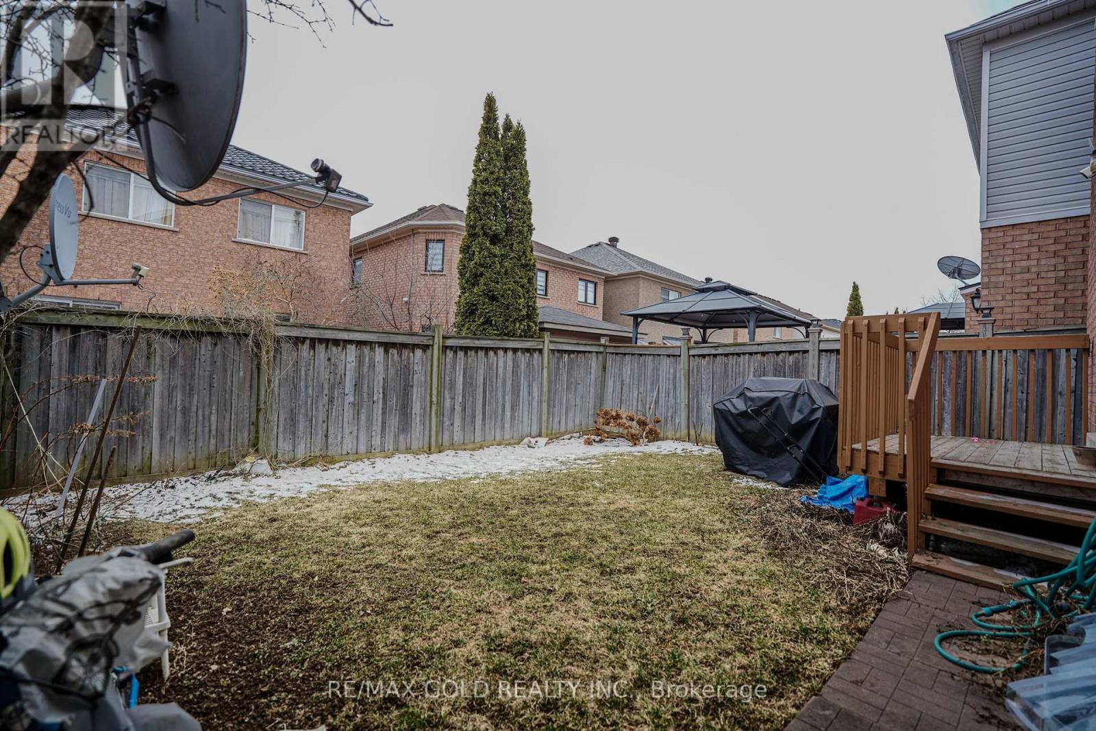 25 Spencer Drive, Brampton, Ontario  L7A 2A2 - Photo 34 - W12898262
