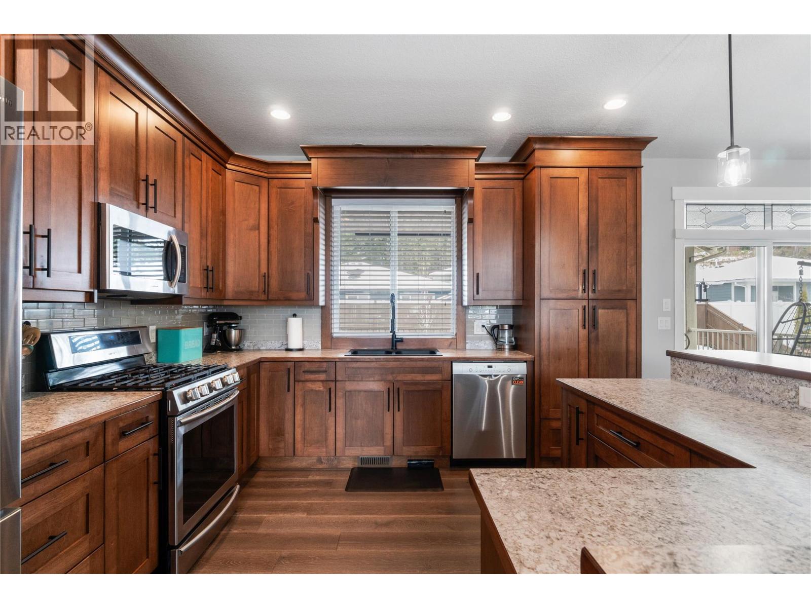 1120 24 Street Se, Salmon Arm, British Columbia  V1E 2J3 - Photo 17 - 10379036