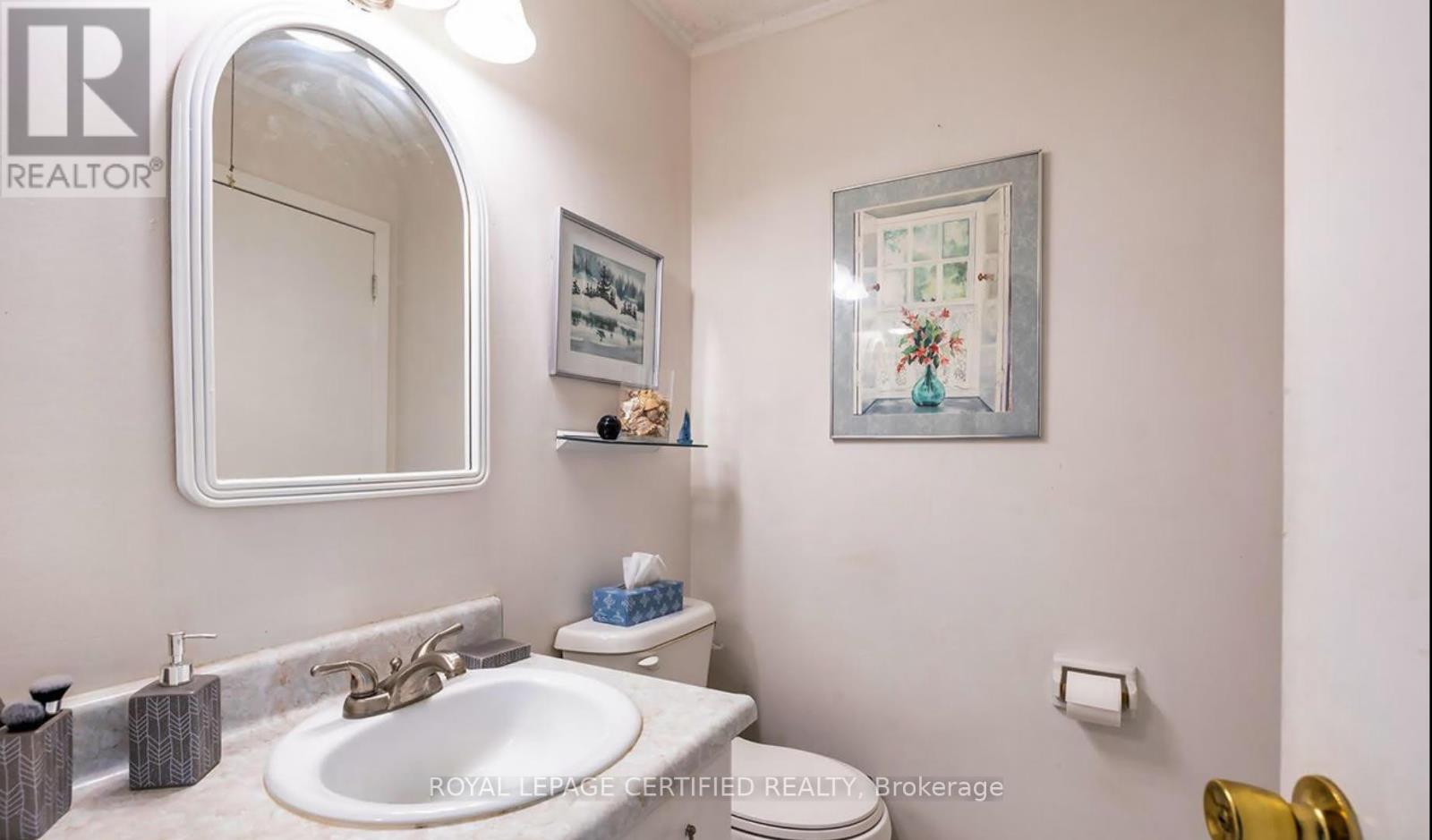 6872 Darcel Avenue, Mississauga, Ontario  L4T 2W5 - Photo 13 - W12903764