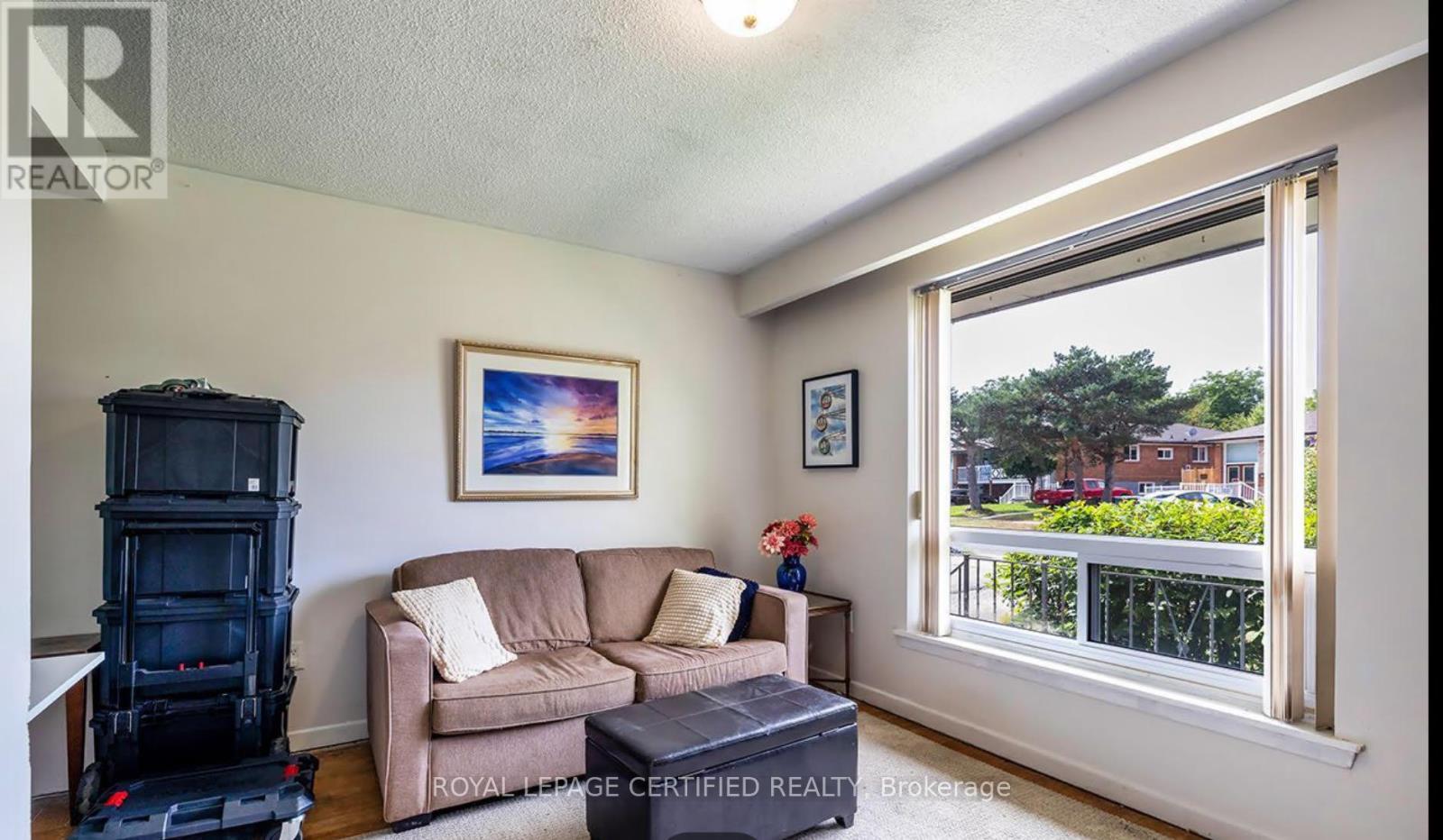 6872 Darcel Avenue, Mississauga, Ontario  L4T 2W5 - Photo 14 - W12903764