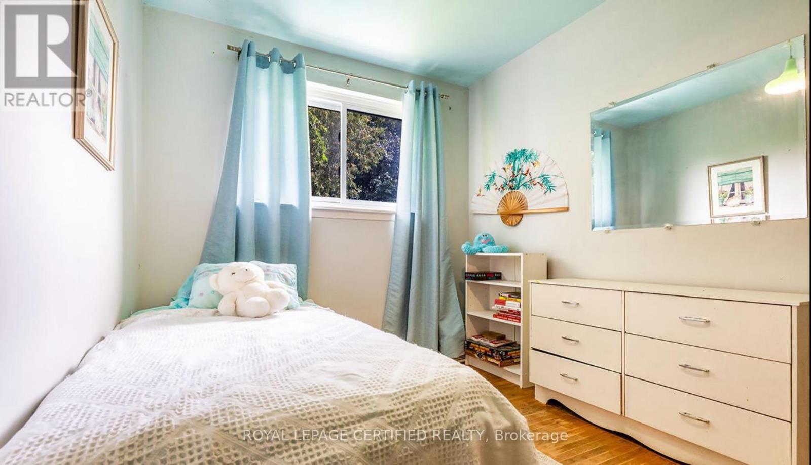 6872 Darcel Avenue, Mississauga, Ontario  L4T 2W5 - Photo 21 - W12903764