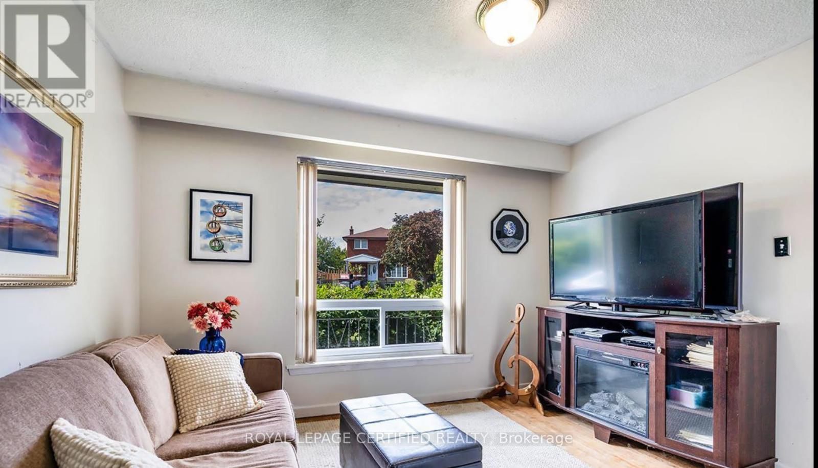 6872 Darcel Avenue, Mississauga, Ontario  L4T 2W5 - Photo 15 - W12903764