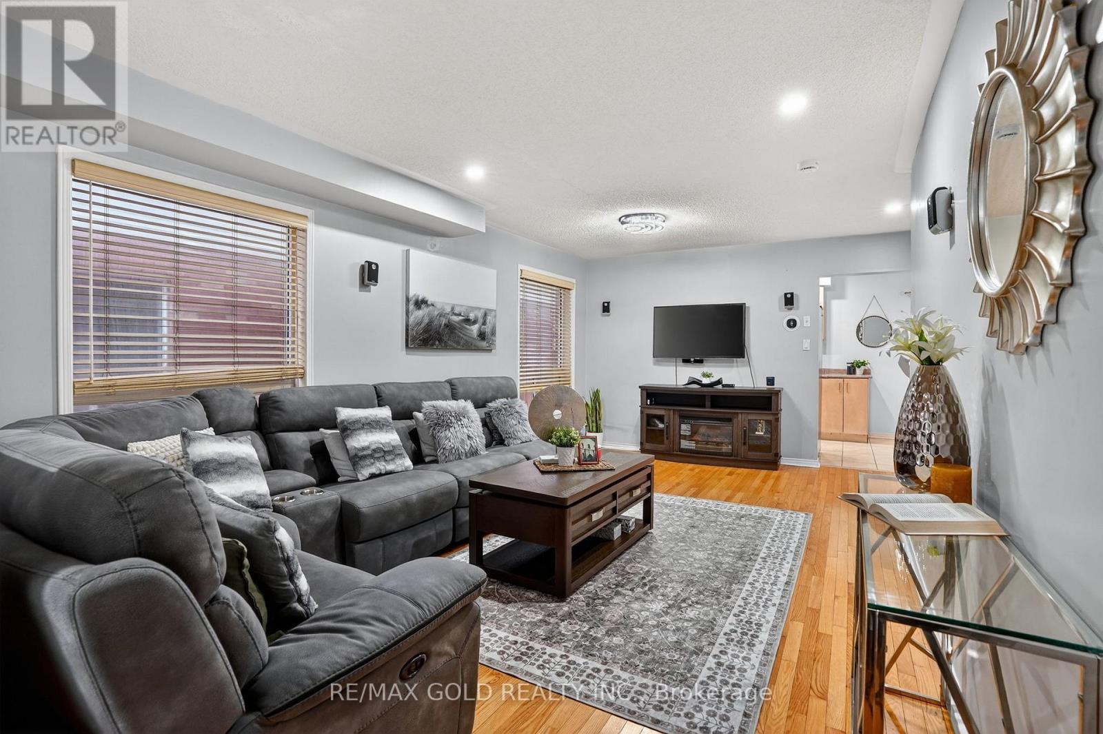 25 Spencer Drive, Brampton, Ontario  L7A 2A2 - Photo 6 - W12898262