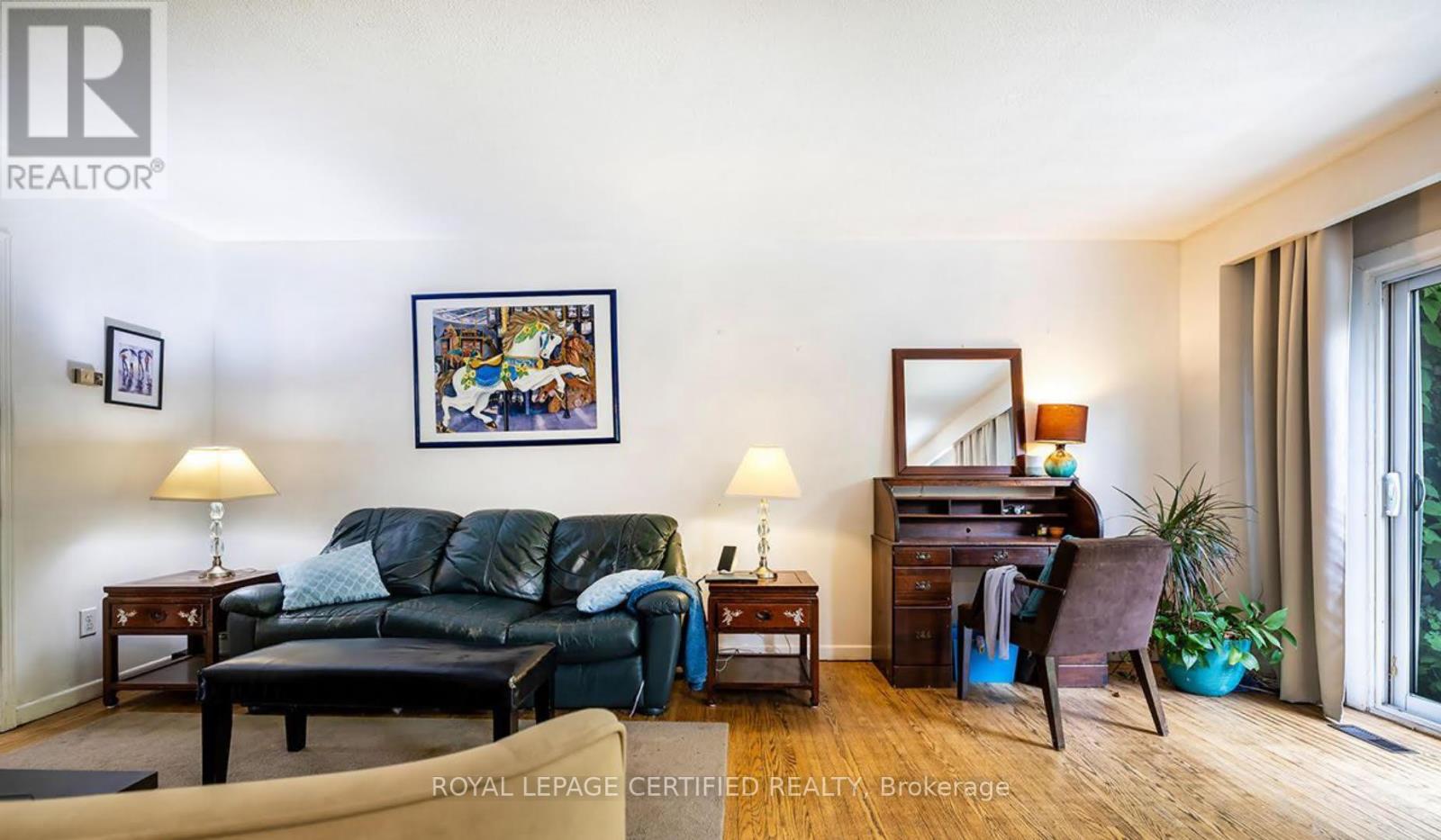 6872 Darcel Avenue, Mississauga, Ontario  L4T 2W5 - Photo 7 - W12903764