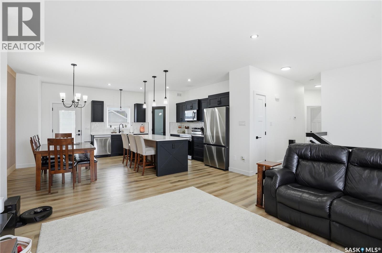 827 Woods Crescent, Warman, Saskatchewan  S0K 4S4 - Photo 7 - SK030952