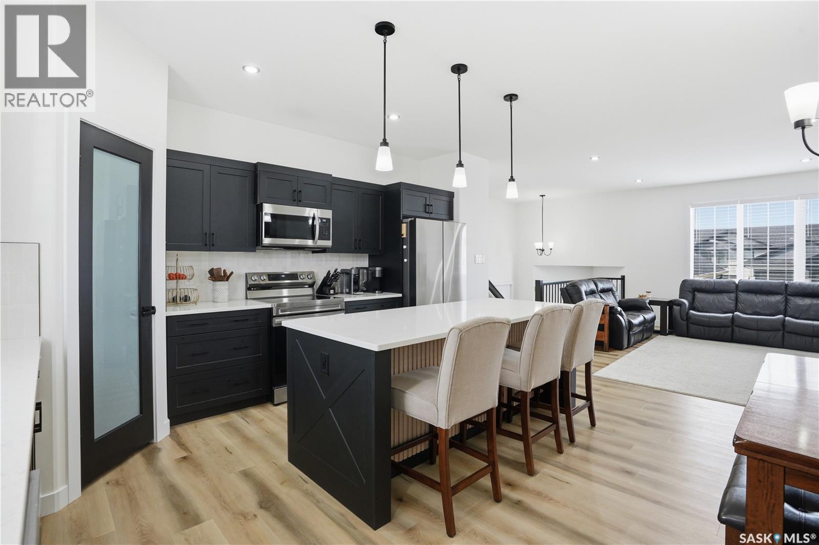 827 Woods Crescent, Warman, Saskatchewan  S0K 4S4 - Photo 8 - SK030952