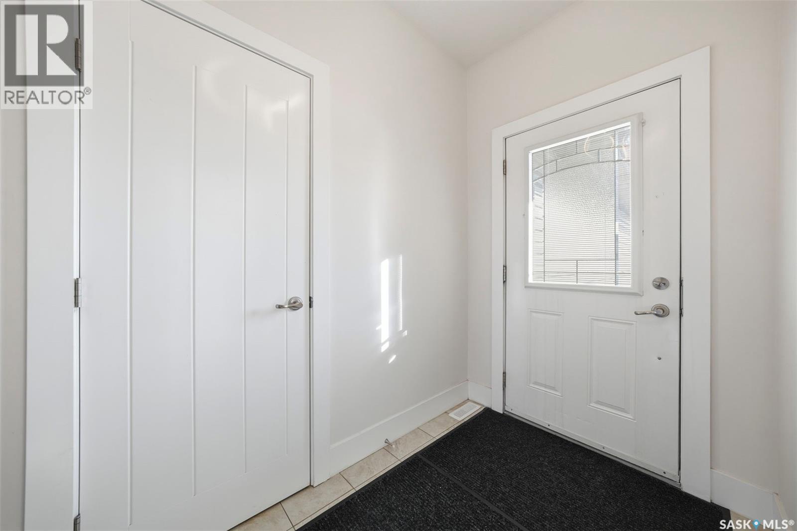 526 Patrick Avenue, Saskatoon, Saskatchewan  S7W 0G4 - Photo 3 - SK030950