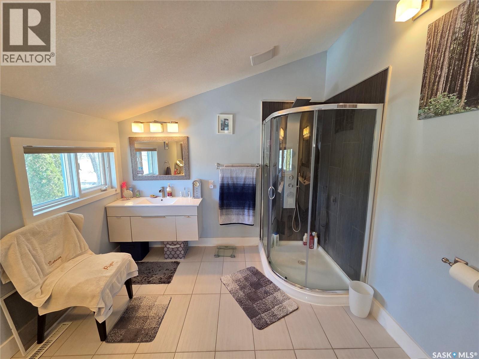 218 2nd Street E, Carlyle, Saskatchewan  S0C 0R0 - Photo 33 - SK030888