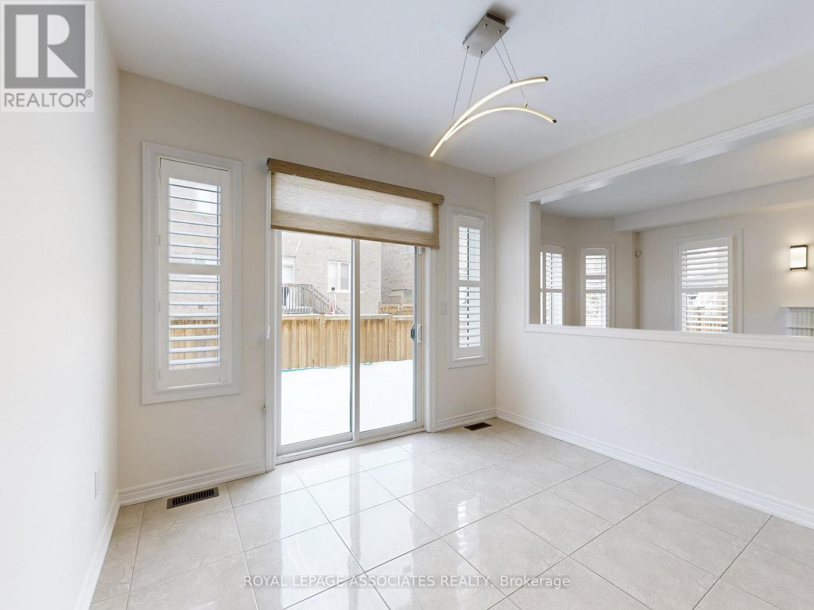 10 Lloyd Crescent, Brampton, Ontario  L7A 4J5 - Photo 18 - W12904594