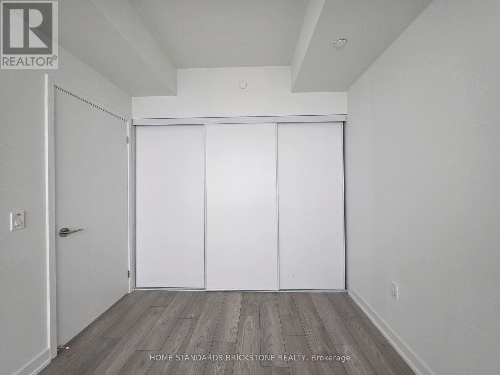 2313 - 1 Fairview Drive E, Mississauga, Ontario  L5A 0B4 - Photo 12 - W12904646