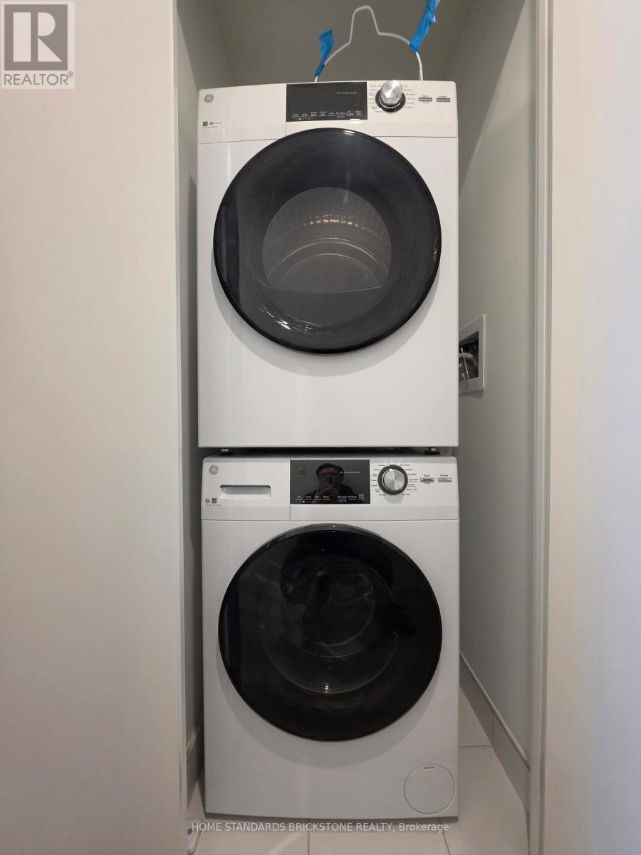 2313 - 1 Fairview Drive E, Mississauga, Ontario  L5A 0B4 - Photo 14 - W12904646