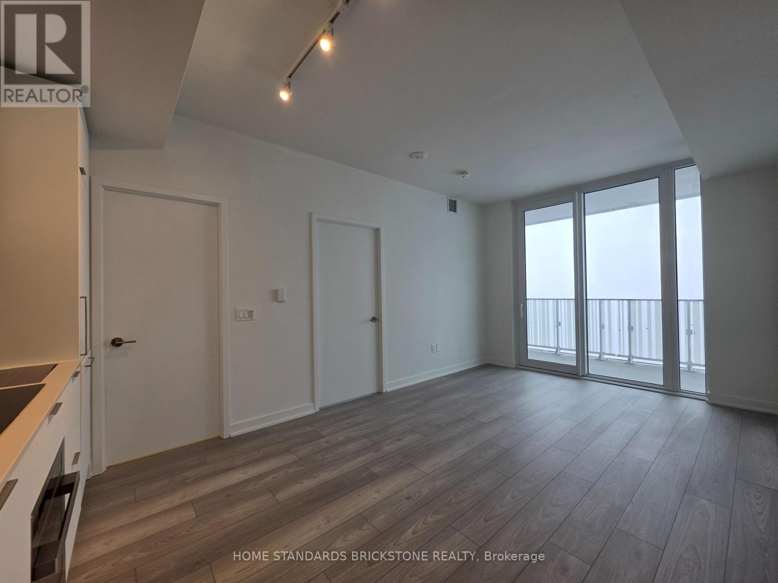 2313 - 1 Fairview Drive E, Mississauga, Ontario  L5A 0B4 - Photo 3 - W12904646