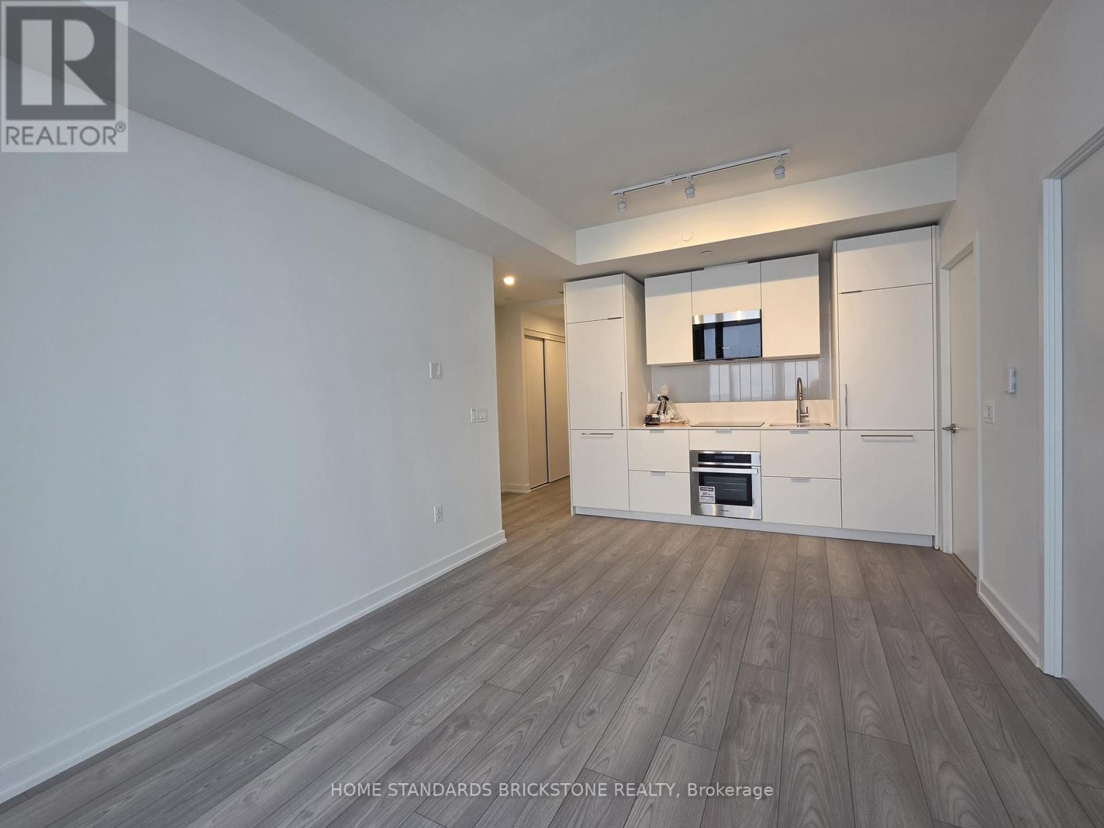 2313 - 1 Fairview Drive E, Mississauga, Ontario  L5A 0B4 - Photo 4 - W12904646