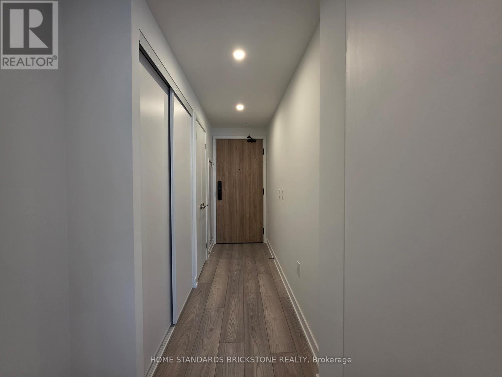 2313 - 1 Fairview Drive E, Mississauga, Ontario  L5A 0B4 - Photo 6 - W12904646