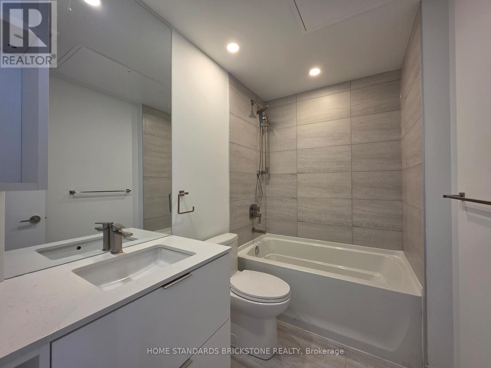 2313 - 1 Fairview Drive E, Mississauga, Ontario  L5A 0B4 - Photo 9 - W12904646