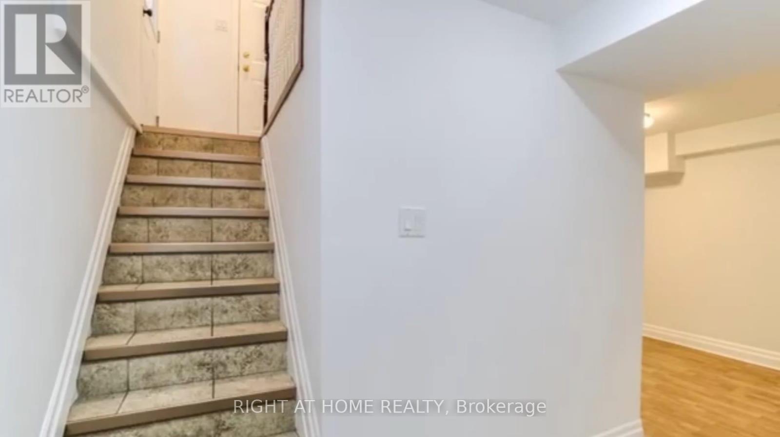 19 Morden Neilson Way, Halton Hills, Ontario  L7G 5Y9 - Photo 9 - W12904670