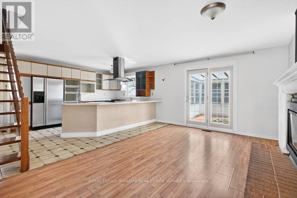 727 Brant Street, Burlington, Ontario  L7R 2H6 - Photo 10 - W12904708