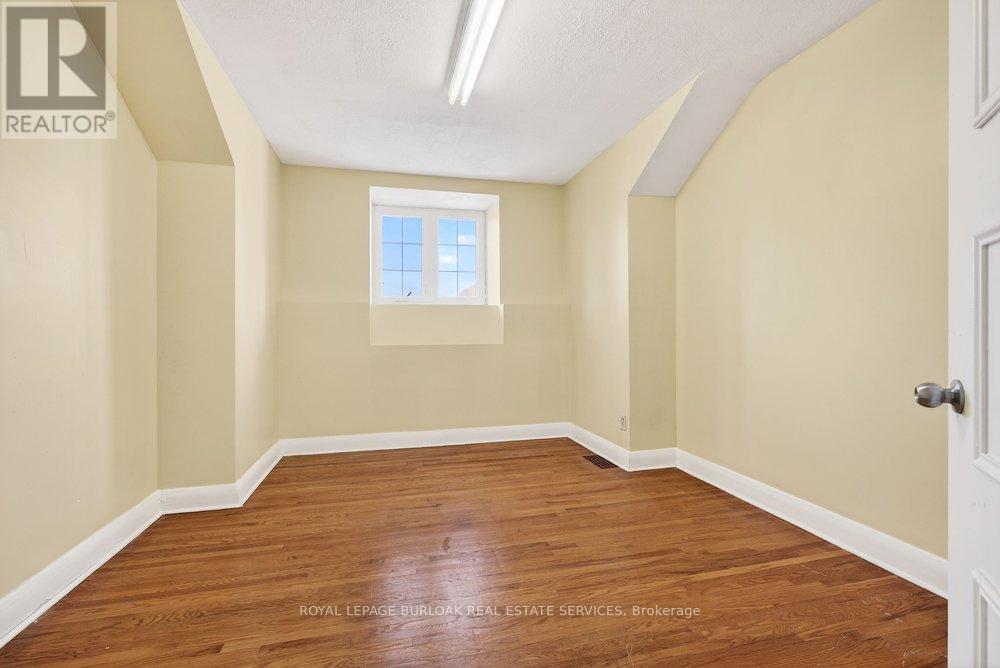 727 Brant Street, Burlington, Ontario  L7R 2H6 - Photo 20 - W12904708