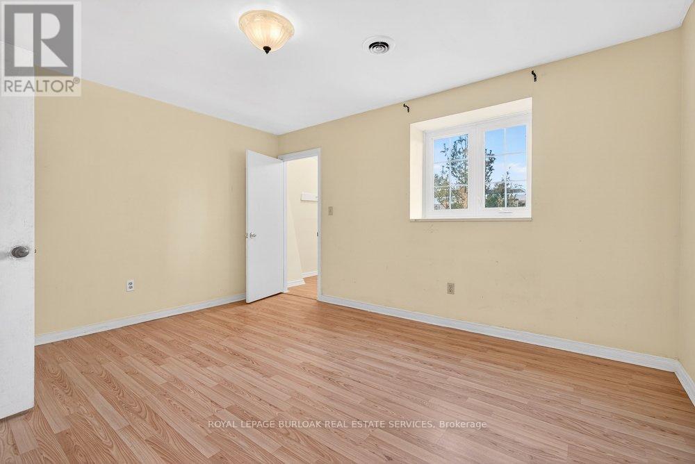 727 Brant Street, Burlington, Ontario  L7R 2H6 - Photo 22 - W12904708