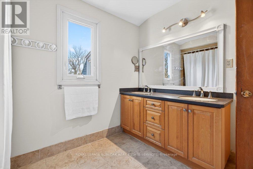 727 Brant Street, Burlington, Ontario  L7R 2H6 - Photo 26 - W12904708