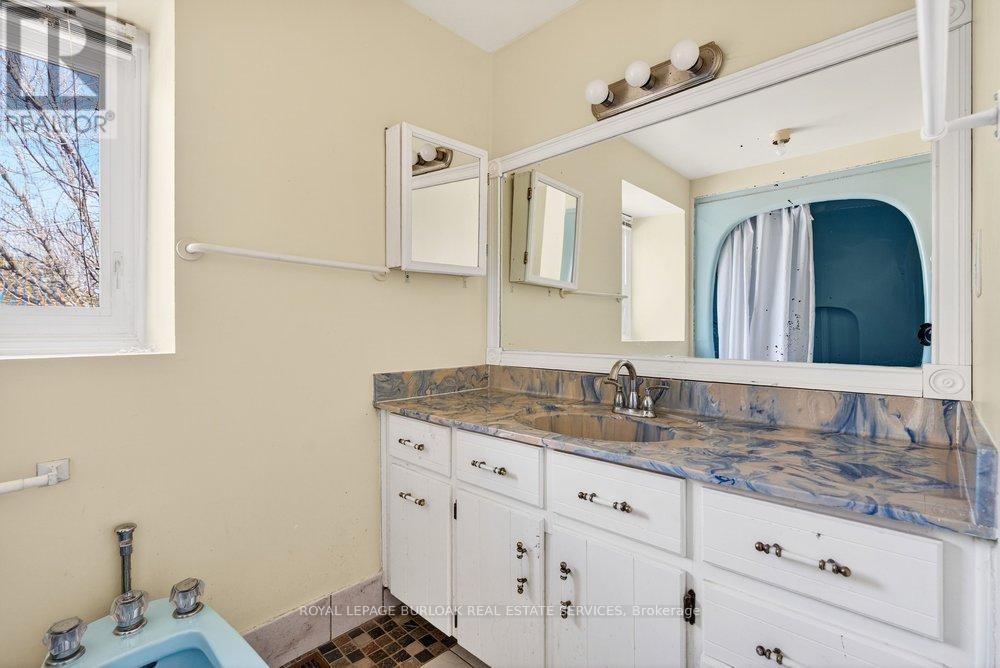 727 Brant Street, Burlington, Ontario  L7R 2H6 - Photo 29 - W12904708