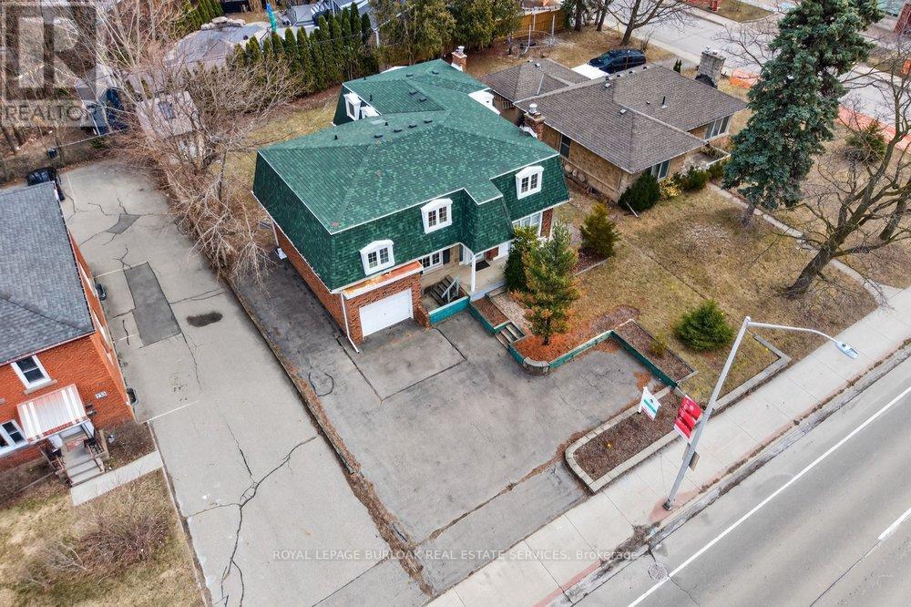 727 Brant Street, Burlington, Ontario  L7R 2H6 - Photo 34 - W12904708