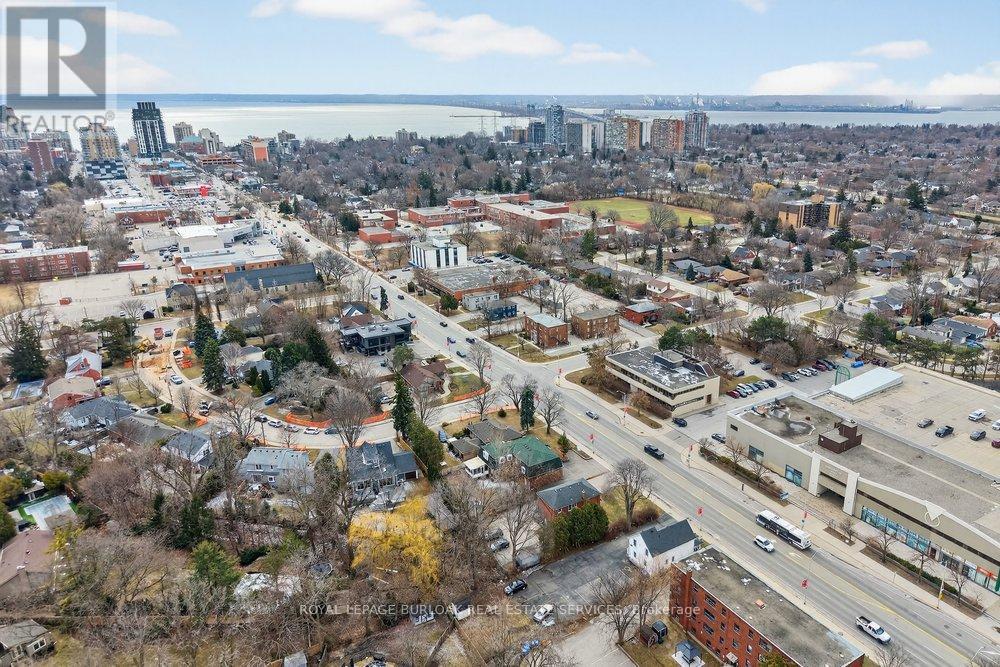 727 Brant Street, Burlington, Ontario  L7R 2H6 - Photo 36 - W12904708