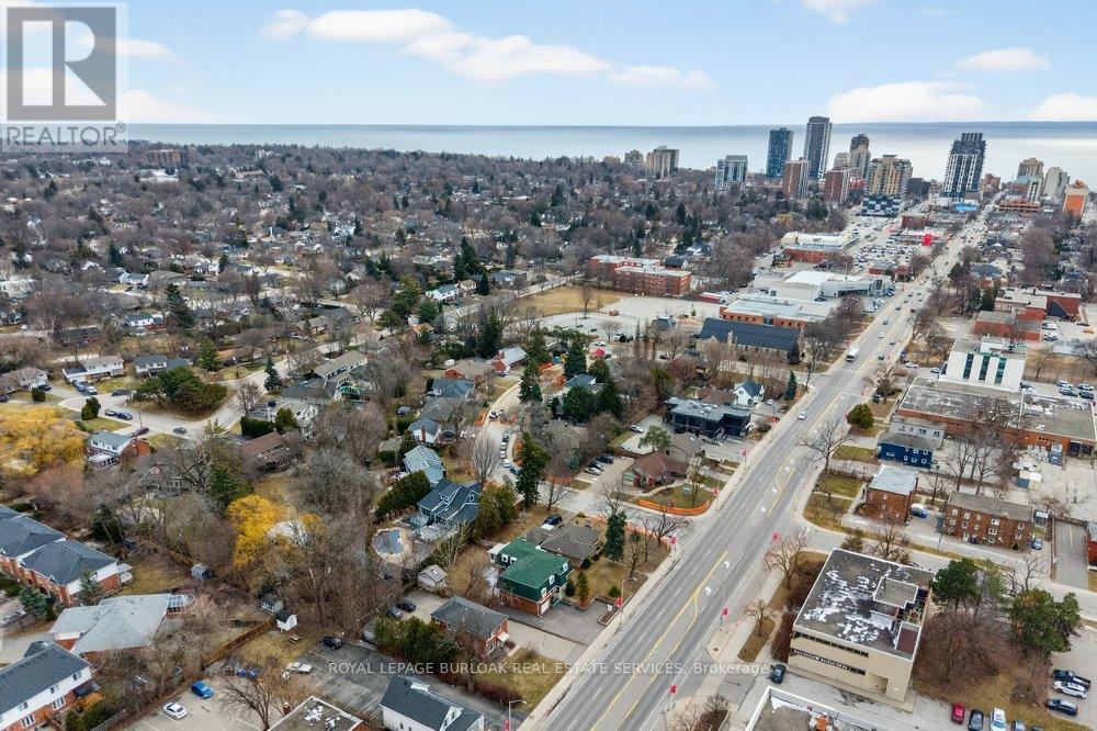 727 Brant Street, Burlington, Ontario  L7R 2H6 - Photo 37 - W12904708