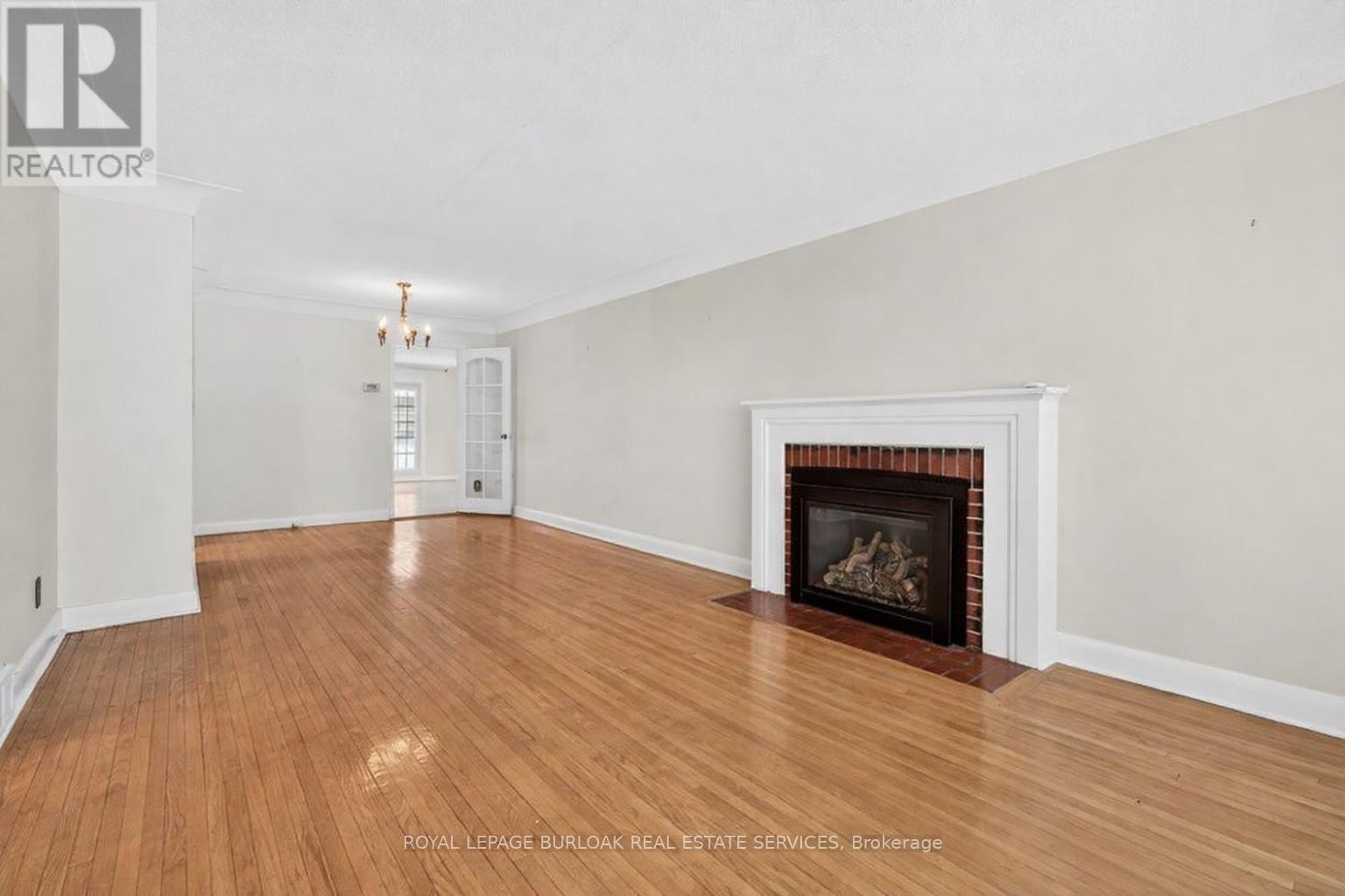 727 Brant Street, Burlington, Ontario  L7R 2H6 - Photo 5 - W12904708