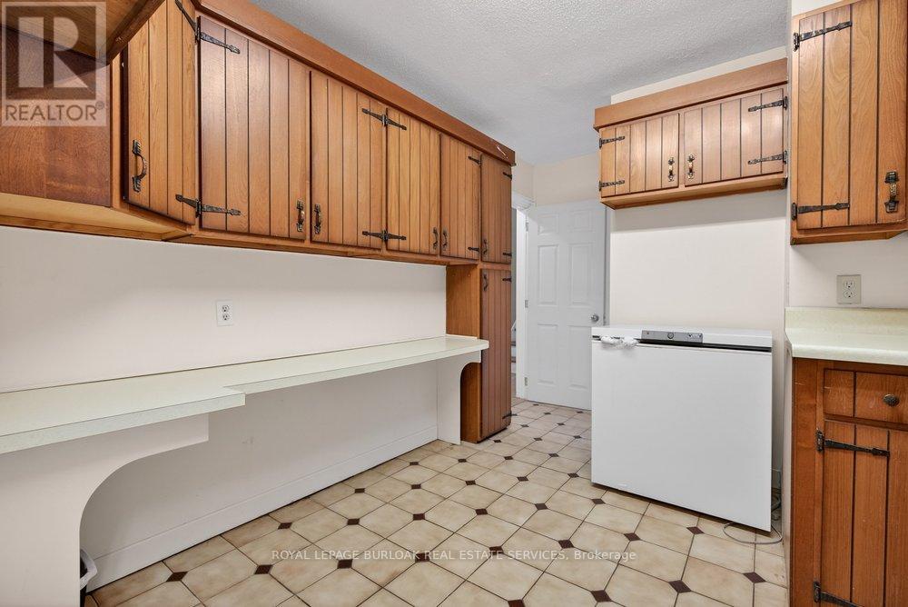 727 Brant Street, Burlington, Ontario  L7R 2H6 - Photo 8 - W12904708