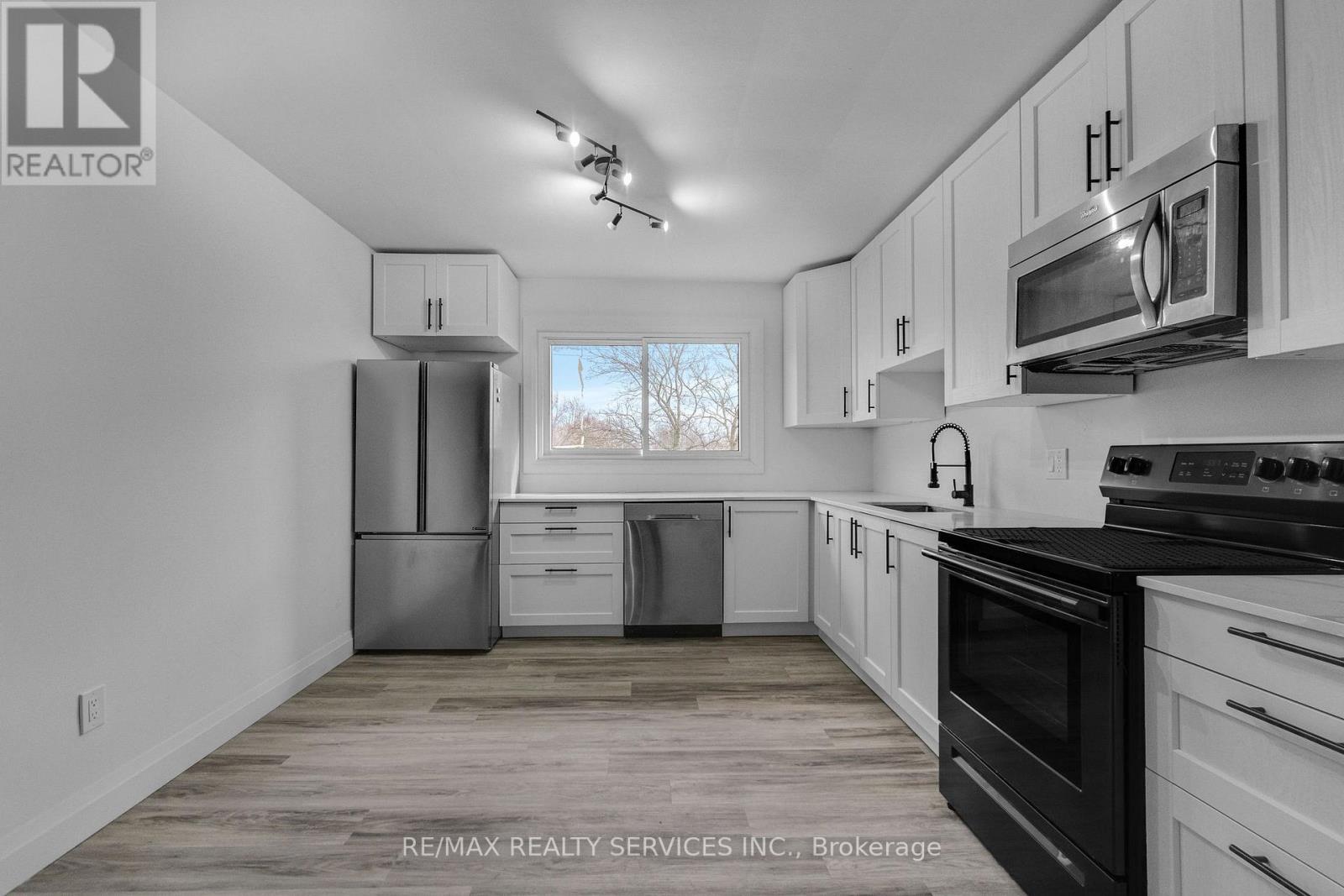 5 - 358 Grey Street, Brantford, Ontario  N3S 4X4 - Photo 2 - X12904546