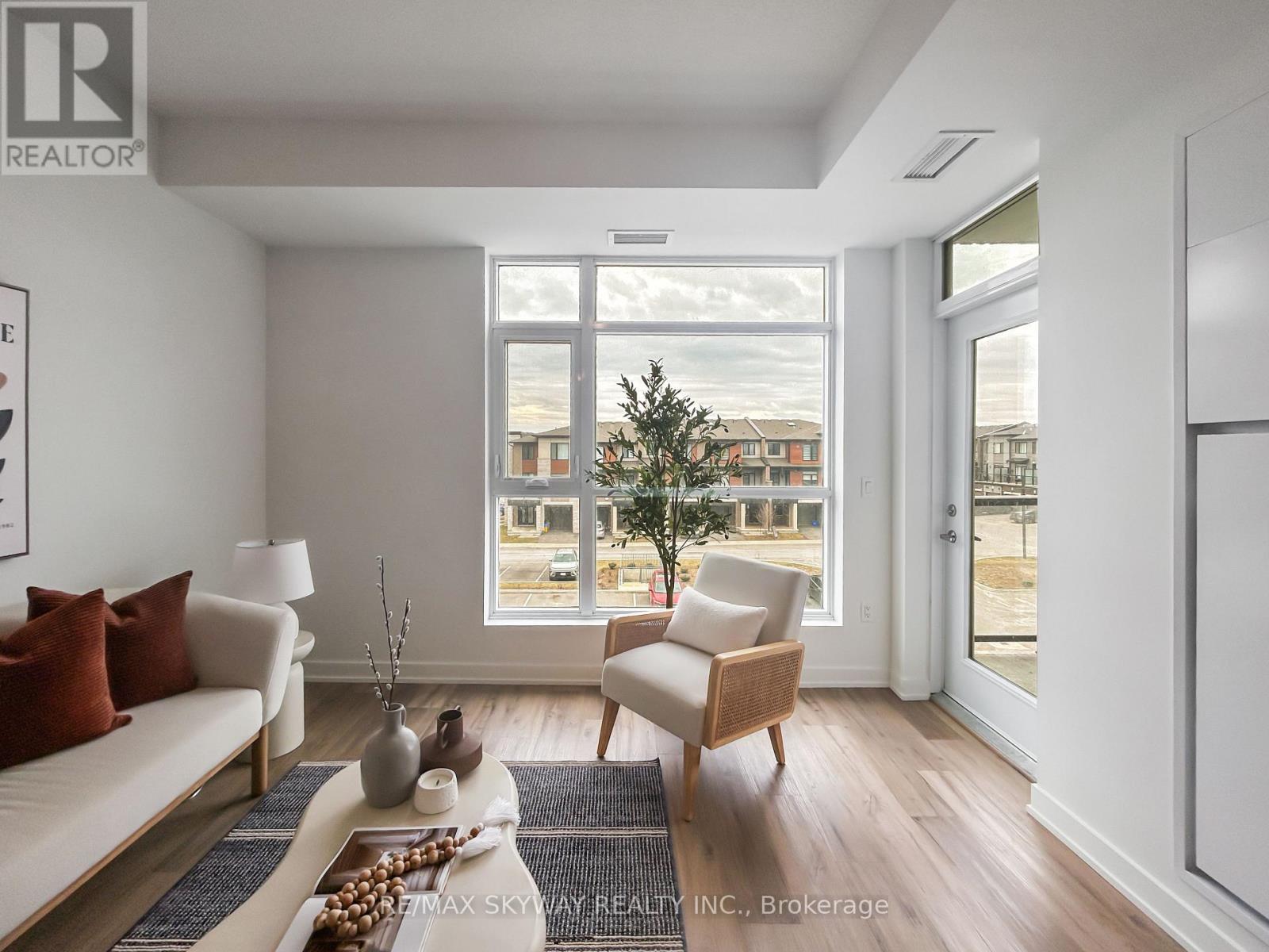 306 - 600 North Service Road, Hamilton, Ontario  L8E 0L2 - Photo 14 - X12904616