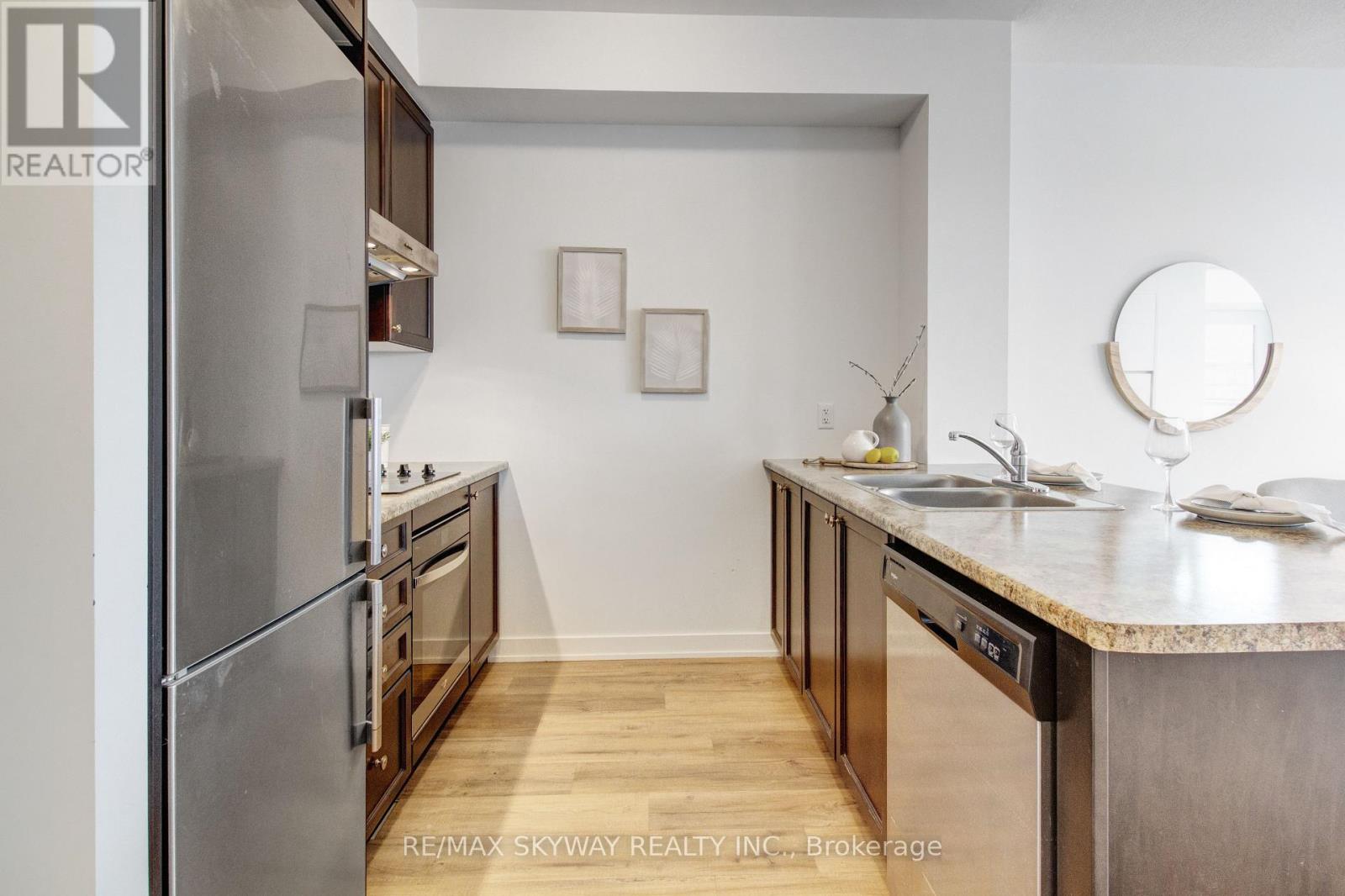 306 - 600 North Service Road, Hamilton, Ontario  L8E 0L2 - Photo 25 - X12904616