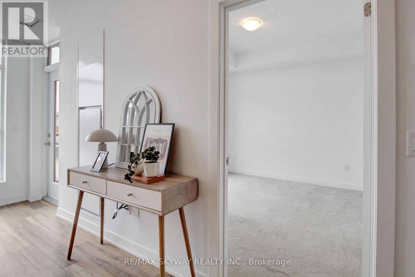 306 - 600 North Service Road, Hamilton, Ontario  L8E 0L2 - Photo 27 - X12904616