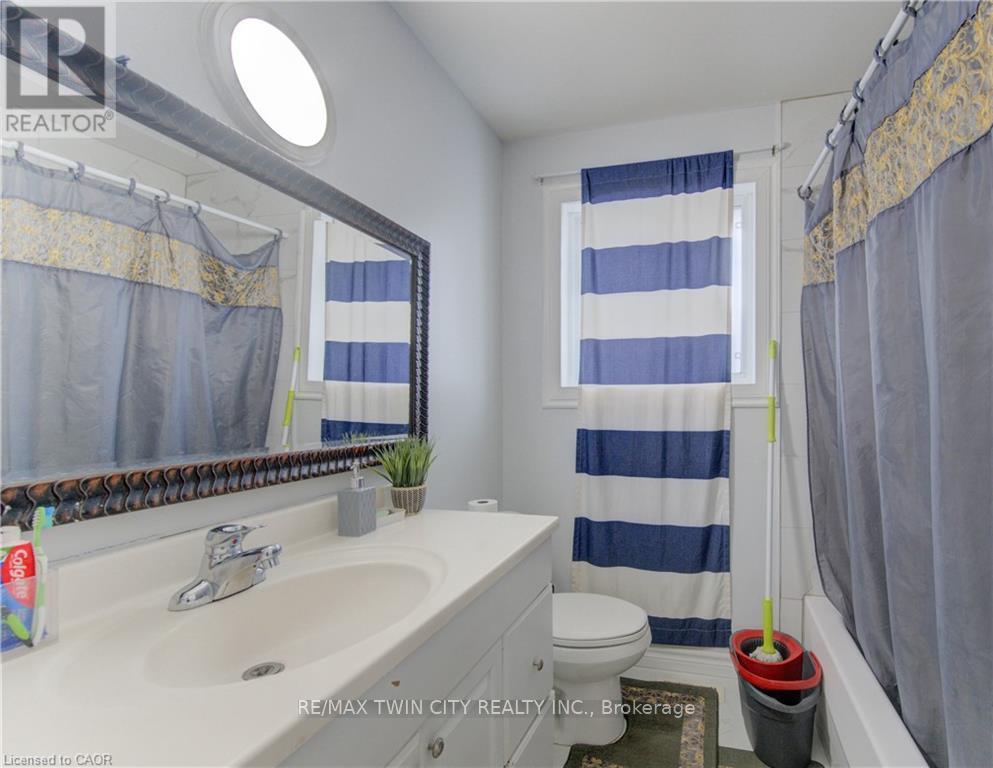 110 Hazelglen Drive, Kitchener, Ontario  N2M 2E5 - Photo 18 - X12904638