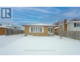 110 HAZELGLEN DRIVE, Kitchener, Ontario