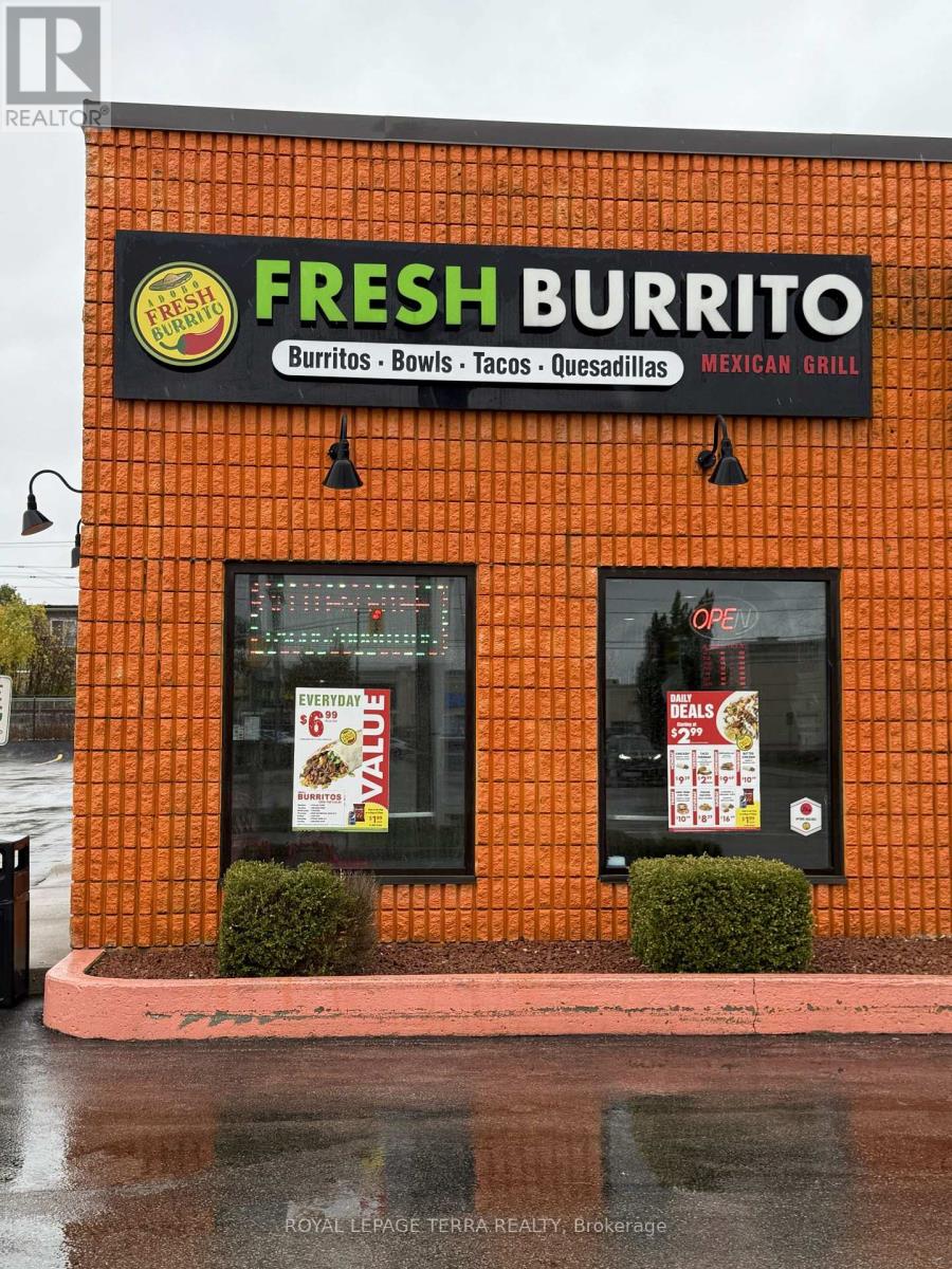 A - 652 Fairway Road S, Kitchener, Ontario  N2C 1X3 - Photo 3 - X12904686