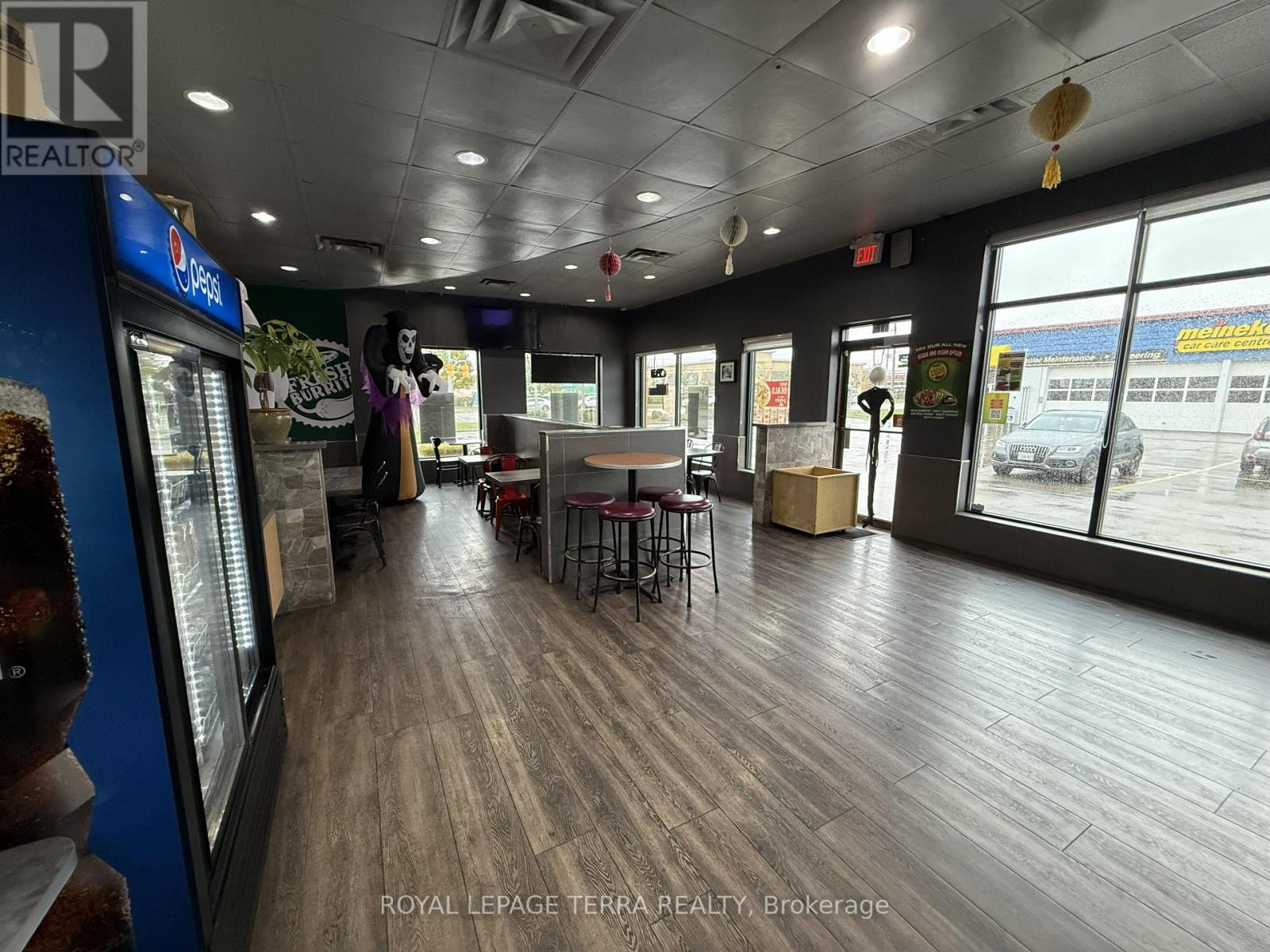 A - 652 Fairway Road S, Kitchener, Ontario  N2C 1X3 - Photo 8 - X12904686