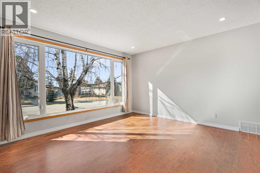 8 Van Horne Crescent Ne, Calgary, Alberta  T2E 6G9 - Photo 11 - A2295074